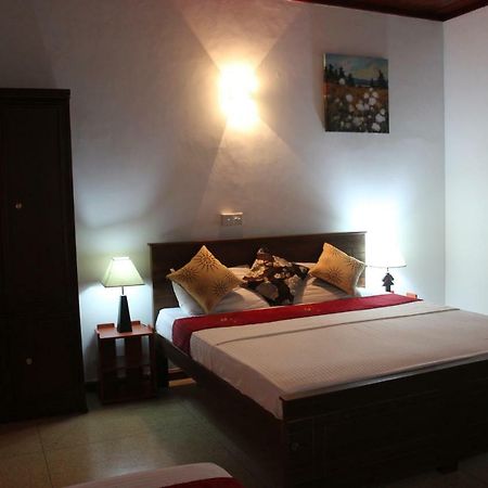 Guest Ryan Hotel Katunayaka Buitenkant foto