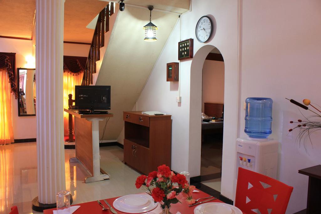 Guest Ryan Hotel Katunayaka Buitenkant foto