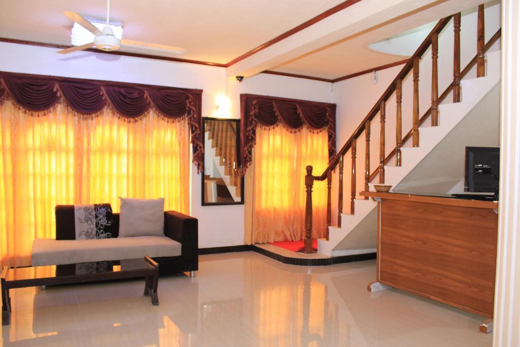 Guest Ryan Hotel Katunayaka Buitenkant foto