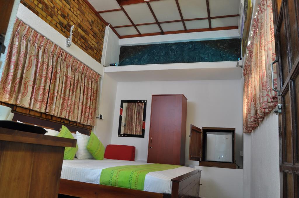 Guest Ryan Hotel Katunayaka Buitenkant foto