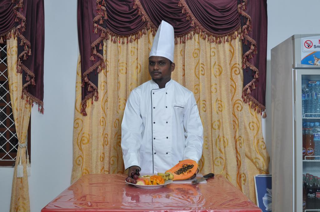 Guest Ryan Hotel Katunayaka Buitenkant foto