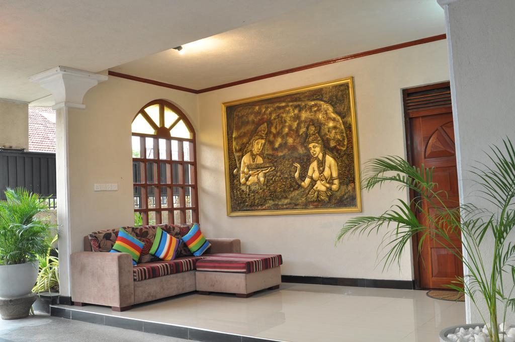 Guest Ryan Hotel Katunayaka Buitenkant foto