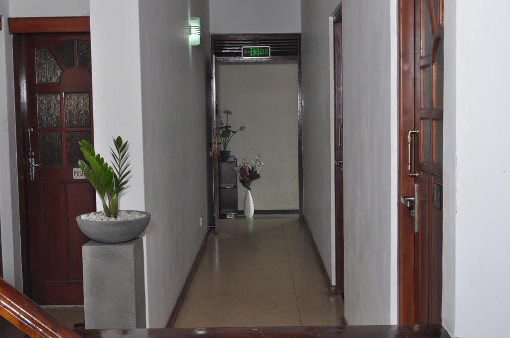 Guest Ryan Hotel Katunayaka Buitenkant foto