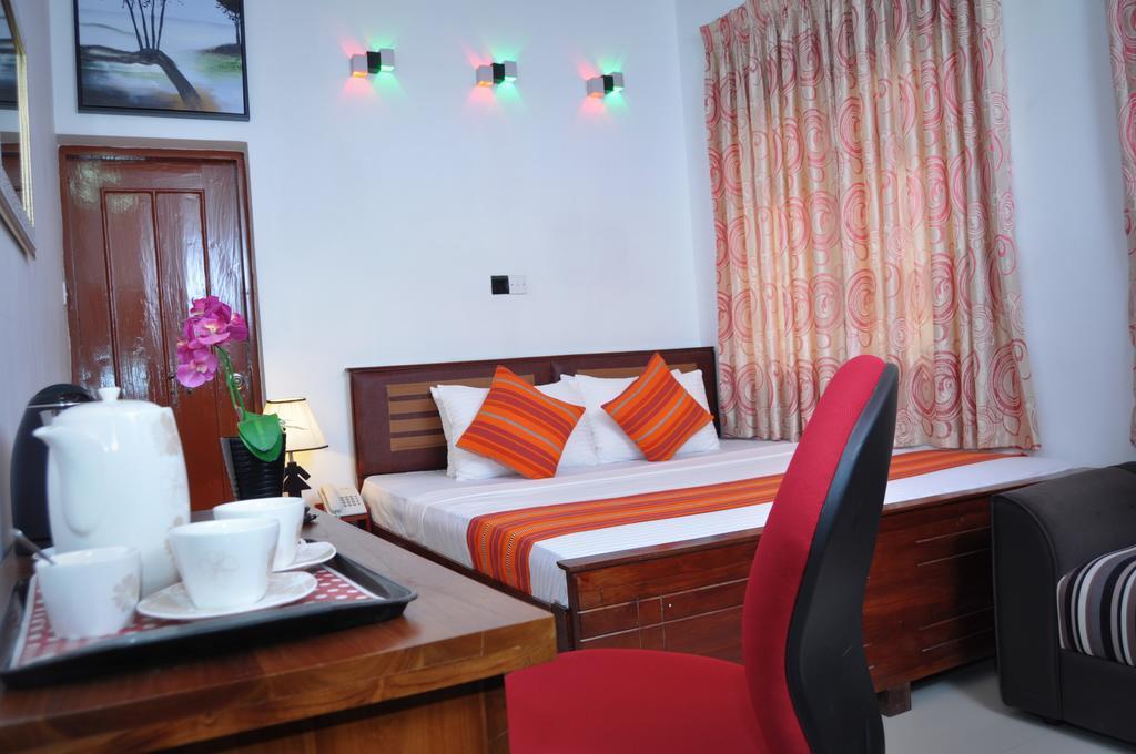 Guest Ryan Hotel Katunayaka Buitenkant foto