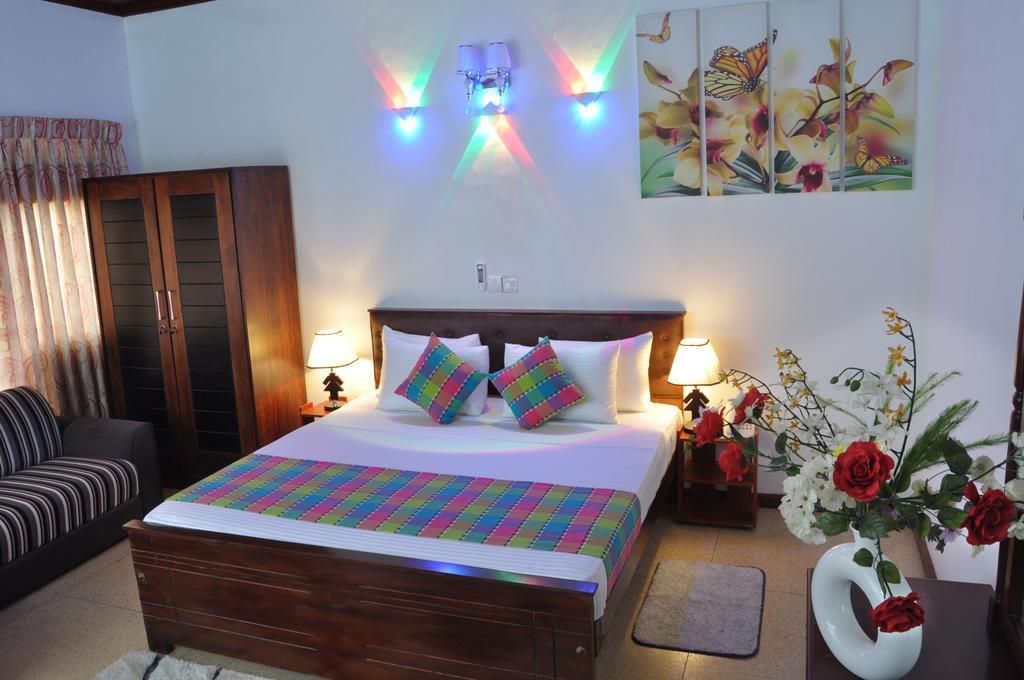 Guest Ryan Hotel Katunayaka Buitenkant foto