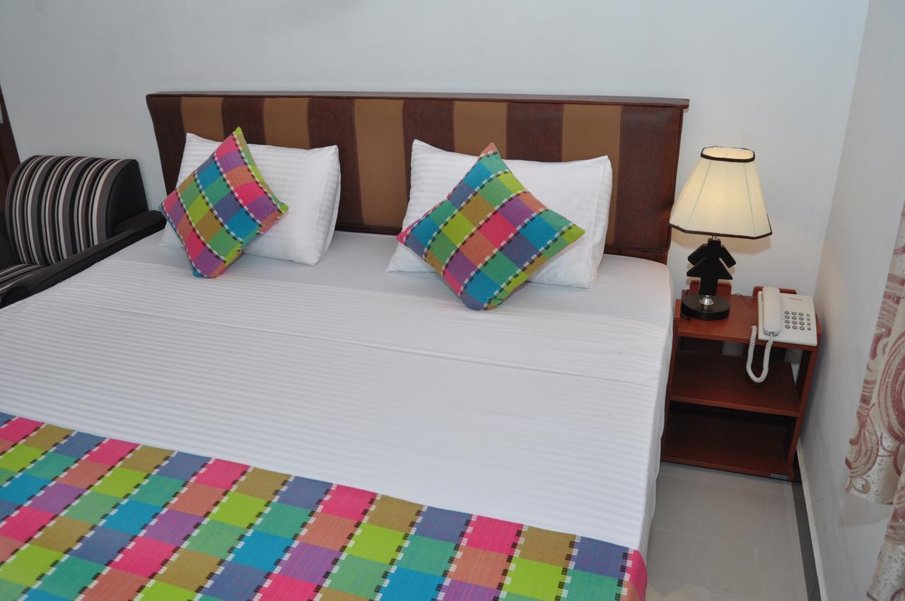 Guest Ryan Hotel Katunayaka Buitenkant foto