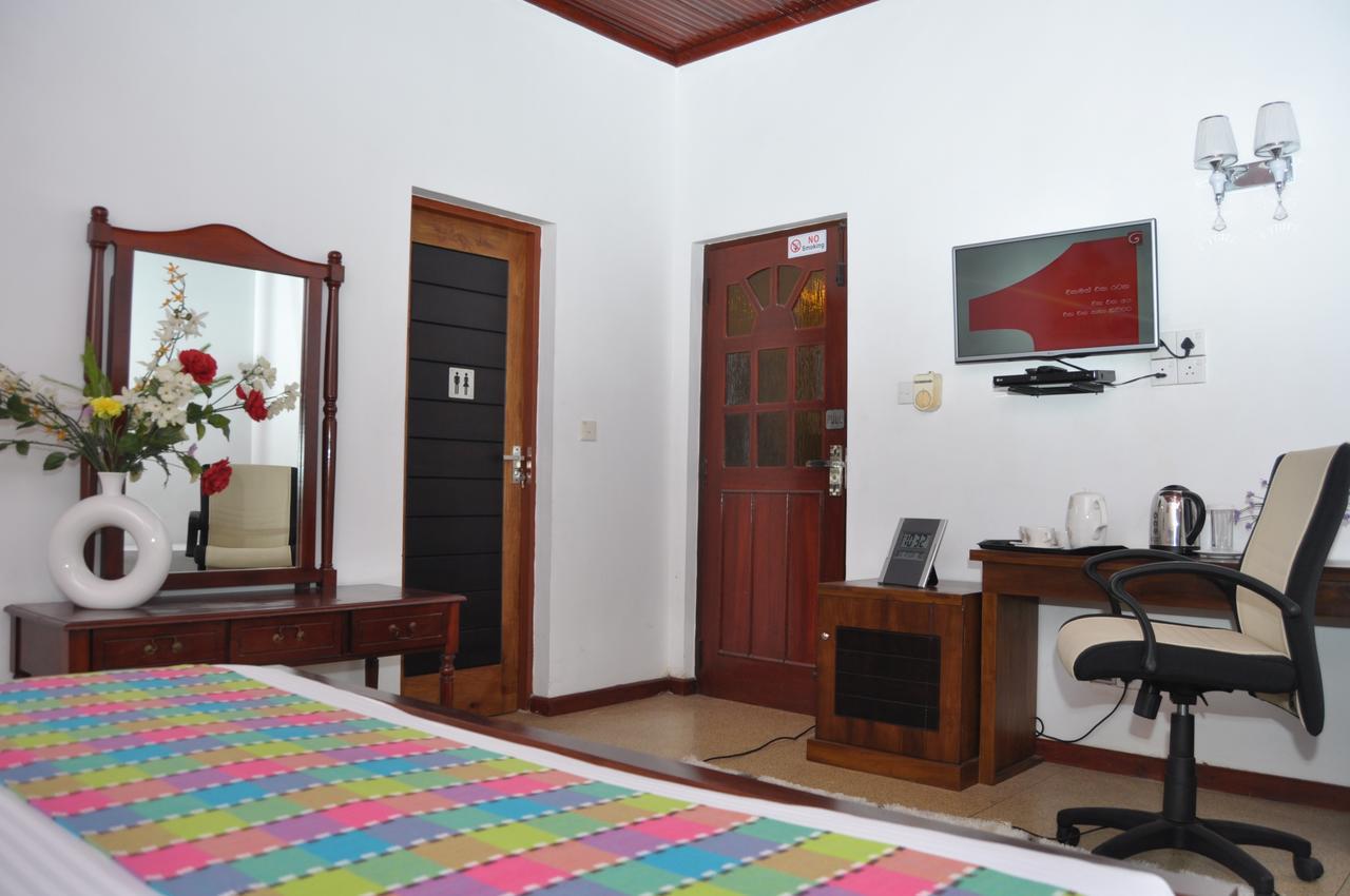 Guest Ryan Hotel Katunayaka Buitenkant foto